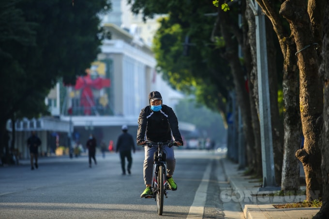 Phía Tây Bắc Bộ sáng và đêm nhiều mây, không mưa; trưa chiều trời nắng. Gió nhẹ. Trời rét, có nơi rét đậm, rét hại. Vùng núi cao có băng giá và sương muối. Nhiệt độ thấp nhất 11 - 14 độ C, vùng núi cao 8 - 11 độ C, có nơi dưới 5 độ C. Nhiệt độ cao nhất 19 - 22 độ C, có nơi trên 23 độ C.