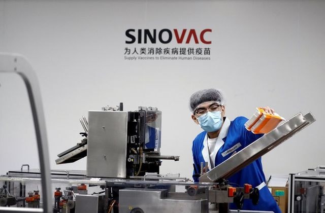 Xưởng đóng gói vắc xin Covid-19 của Sinovac. Ảnh: Reuters