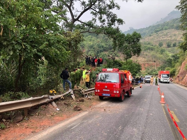 Cảnh sát khám nghiệm vụ tai nạn