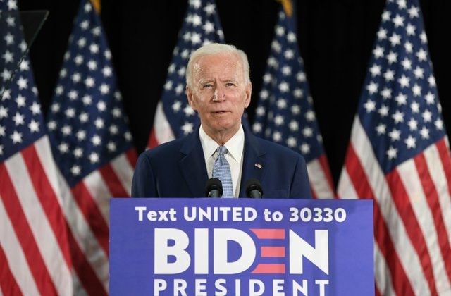Rất nhiều vấn đề đang đặt ra đối với ông Joe Biden vào năm tới - Ảnh: Reuters