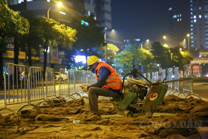 Việc thi công được tiến hành trong đêm để không bị ảnh hưởng đến hoạt động giao thông, đi lại của người dân. Đây là điểm nóng ùn tắc giao thông của Hà Nội, đặc biệt vào giờ cao điểm. Dự án hầm chui này được kỳ vọng sẽ giải quyết xung đột giao thông và giảm ùn tắc tại đây.