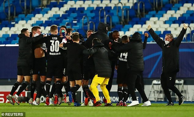 Gladbach dù nhận thất bại nhưng vẫn giành quyền vào vòng 1/8 mùa giải Champions League. Ảnh: internet