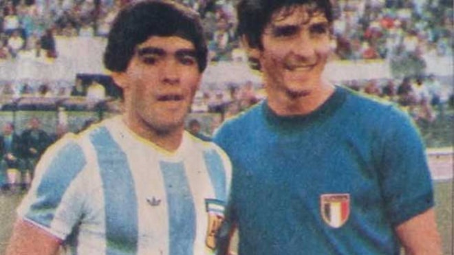 Paolo Rossi và Maradona ở Espana 82, họ qua đời cách nhau 2 tuần. Ảnh: thethaovanhoa.vn