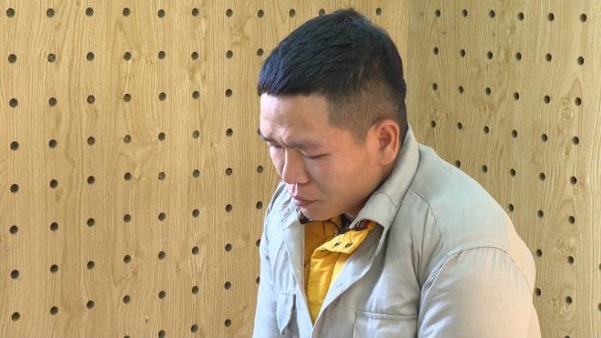 Nguyễn Viết Dương bị công an bắt giữ.
