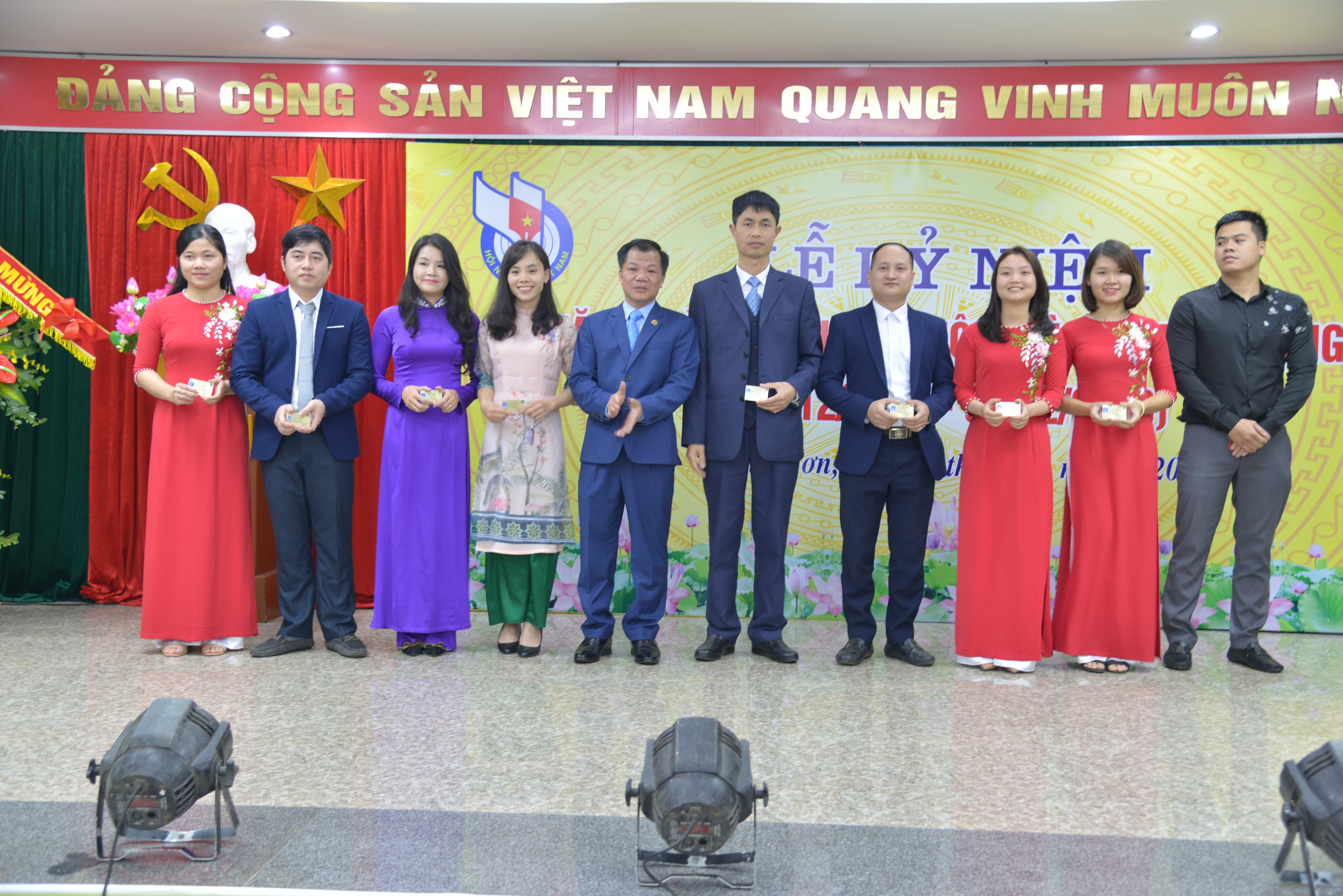 Hội Nhà báo tỉnh Lạng Sơn tổ chức Lễ công bố quyết định ban hành và trao thẻ hội viên.