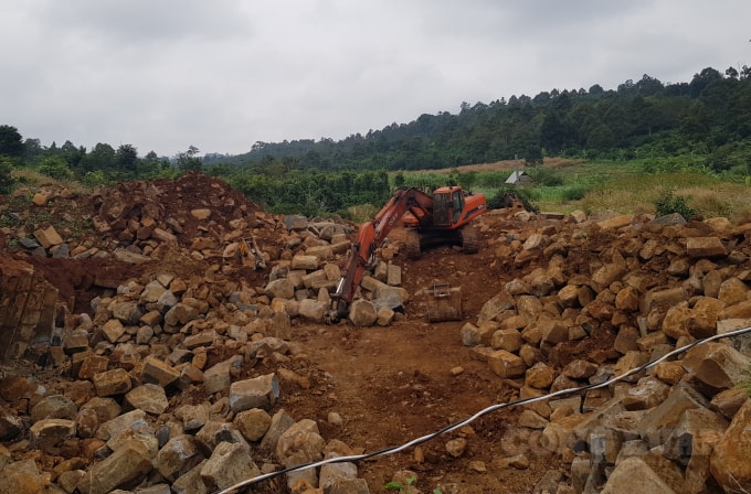 Khai thác đá bazan trái phép tại thôn Đức Phúc, xã Đức Manh, huyện Đắk Mil.