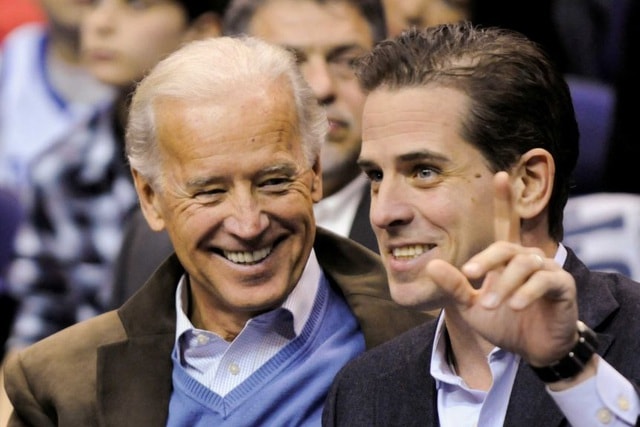 Ứng viên tổng thống Mỹ Joe Biden và con trai Hunter Ảnh: Getty