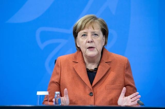 Bà Angela Merkel cho biết Đức sẽ áp dụng biện pháp phong tỏa để ngăn chặn sự lây lan của virus Corona - Ảnh: Reuters
