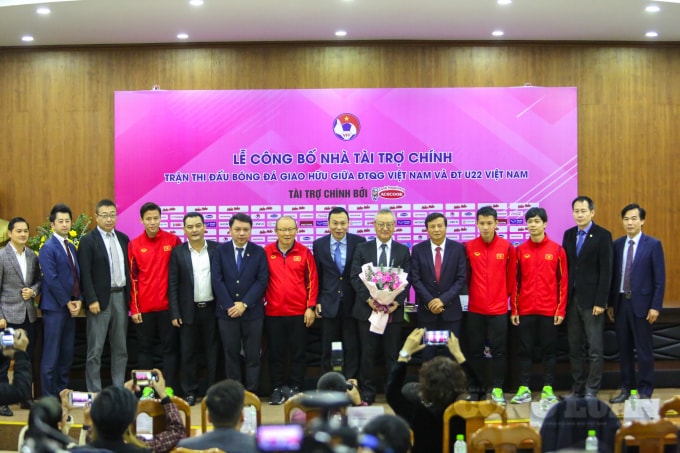 Hai trận giao hữu giữa ĐTQG Việt Nam và U22 Việt Nam, BTC đưa ra các mệnh giá vé gồm: 50 nghìn, 100 nghìn và 150 nghìn. Vé được bán trực tiếp tại sân Cẩm Phả và sân Việt Trì từ 2 ngày trước khi trận đấu diễn ra.