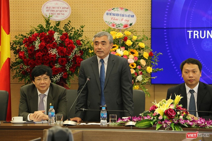 Ông Nguyễn Minh Hồng giới thiệu đôi nét về Trung tâm Bản quyền số.