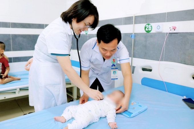 Trẻ mắc cúm, biến chứng viêm phổ nặng phải nhập viện tăng cao vì rét đậm, rét hại. Ảnh minh họa.