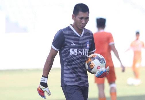 Thủ môn Nguyễn Tuấn Mạnh