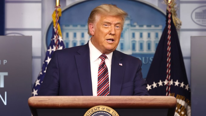 Tổng thống Trump được cho sẽ ra lệnh ân xá cho rất nhiều người trong ngày hôm nay (19/12) - Ảnh: Getty