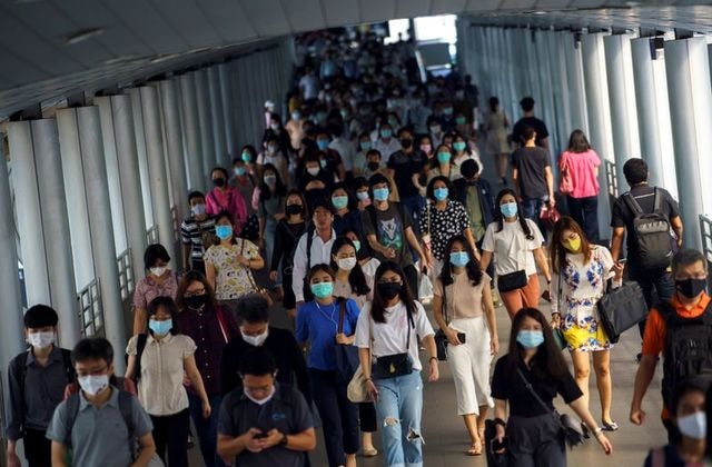 Người dân tại Bangkok, Thái Lan. Ảnh: Reuters