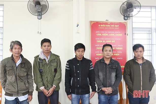 5 bị can có liên quan bị khởi tố. Ảnh: baohatinh.vn