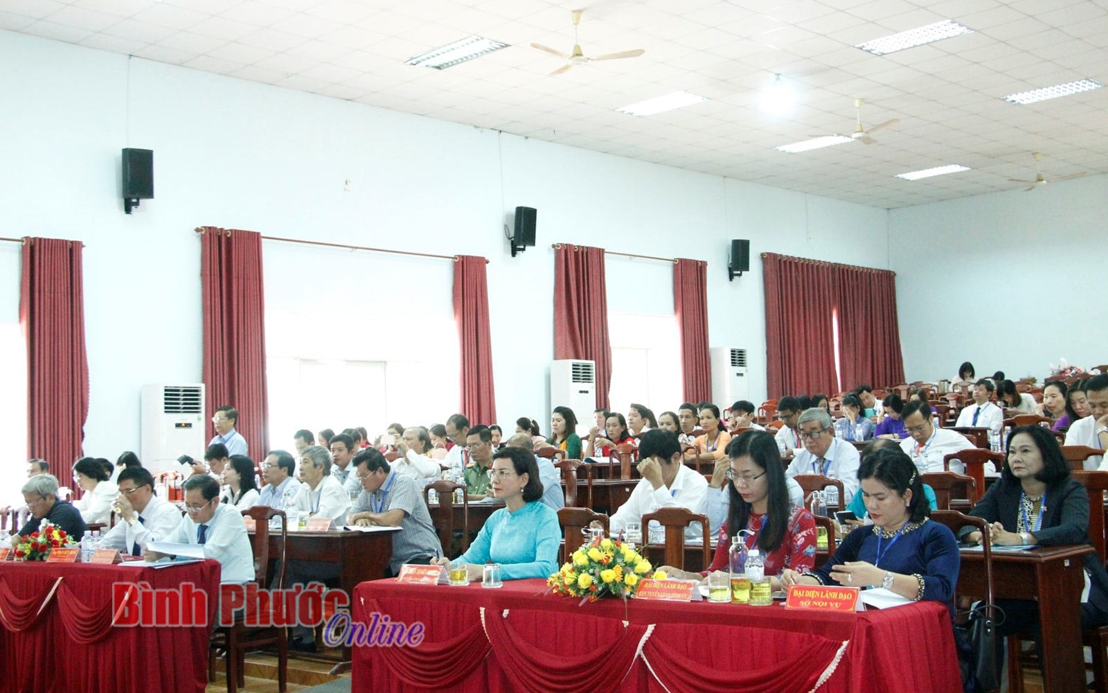 Các đại biểu tham dự đại hội.