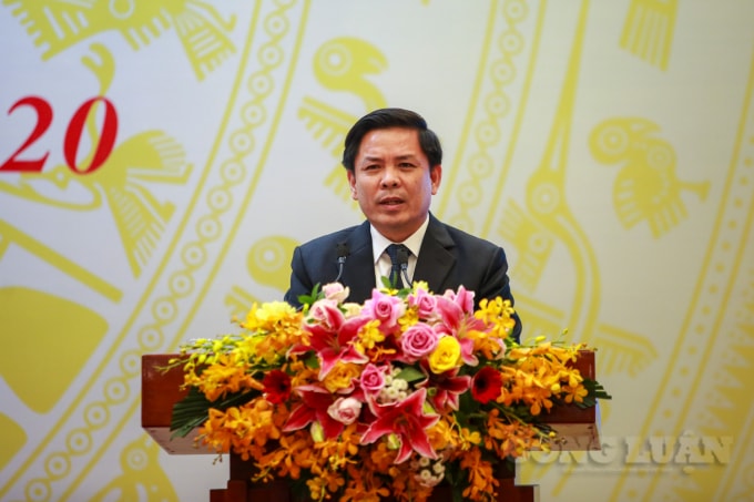 Bộ trưởng Bộ GTVT Nguyễn Văn Thể tiếp thu những ý kiến chỉ đạo của Phó thủ tướng Trịnh Đình Dũng. Ảnh: Quang Hùng