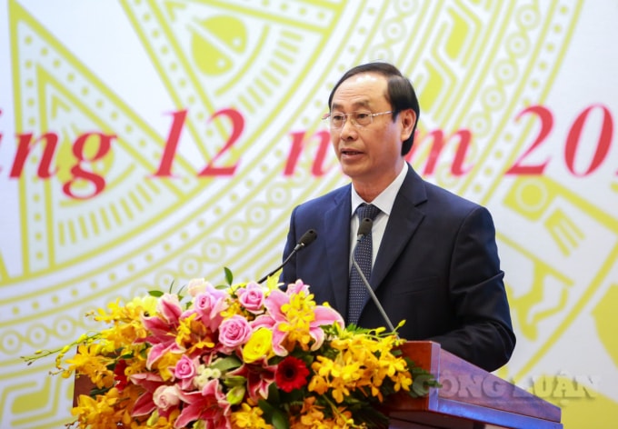Thứ trưởng Bộ GTVT Lê Đình Thọ chỉ rõ những tồn tại, khó khăn thách thức cần khắc phục để toàn Ngành tập trung giải quyết. Ảnh: Quang Hùng