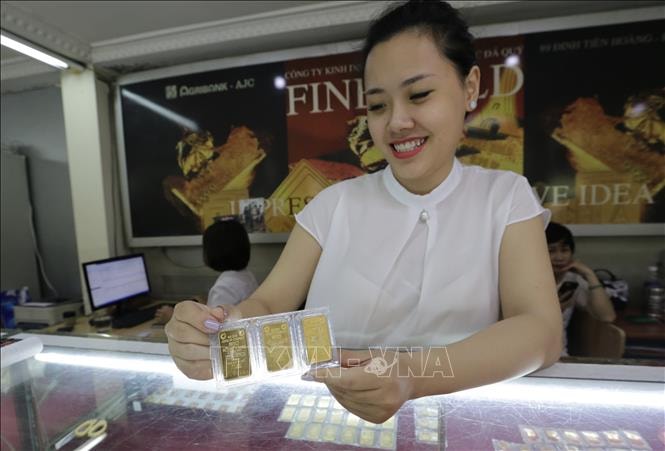 Vàng trong nước tăng mạnh sau hai phiên giảm, cao hơn thế giới 3,25 triệu đồng mỗi lượng. Ảnh minh họa.