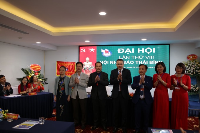 Ban Chấp hành Hội Nhà báo tỉnh Thái Bình ra mắt. Ảnh: Phạm Thành