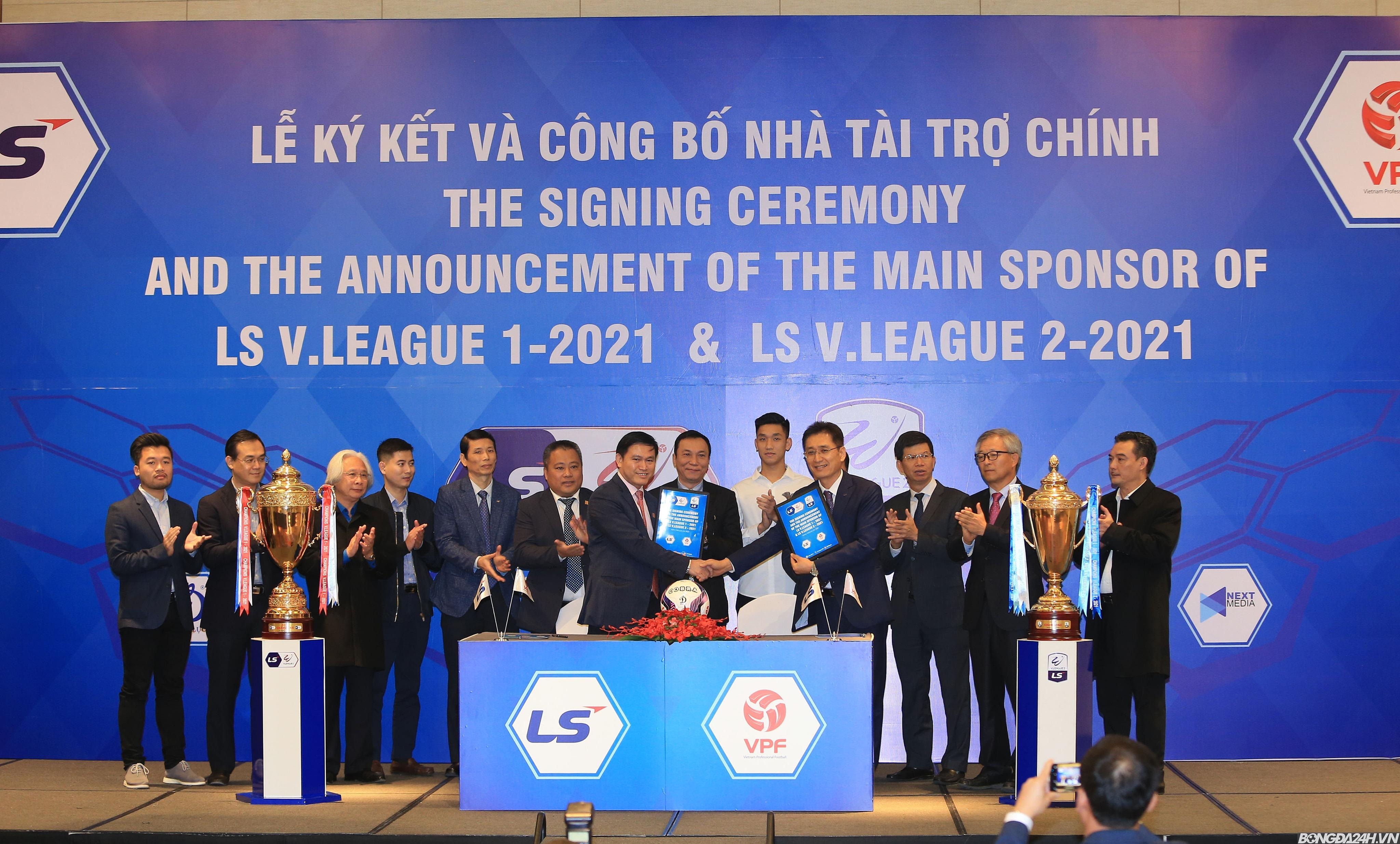 Hình ảnh lễ ký kết và công bố nhà tài trợ chính V.League 2021. Ảnh: TL