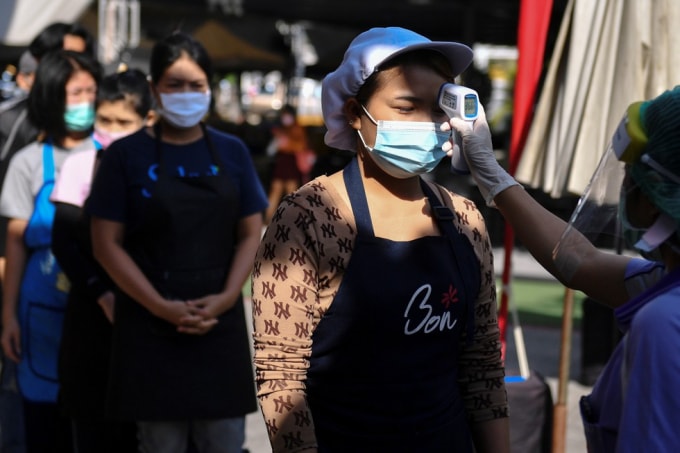 Nhiều đột biến mới của virus corona có thể xuất hiện trong tương lai. Ảnh: REUTERS