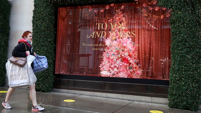 Đường Oxford ở thủ đô London, Anh mùa Giáng sinh. Ảnh: REUTERS
