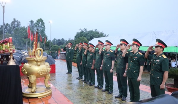 Quang cảnh lễ viếng, truy điệu, an táng hài cốt các liệt sĩ