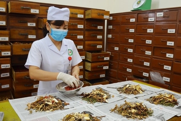Dự thảo Thông tư của Bộ Y tế siết chặt quản lý chất lượng dược liệu, thuốc cổ truyền. Ảnh minh họa