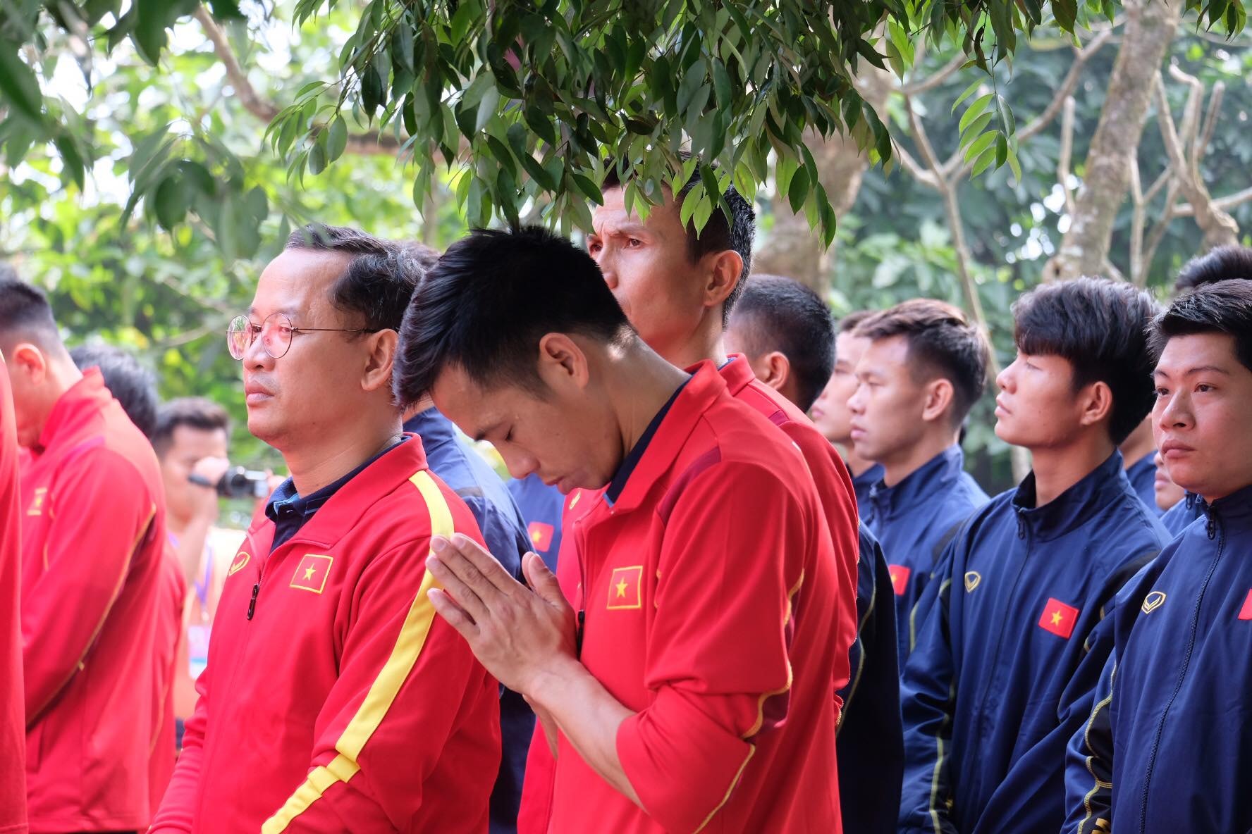 Toàn bộ số tiền thu được trong trận giao hữu giữa ĐTQG và U22 Việt Nam sẽ dùng cho việc ủng hộ đồng bào miền Trung ruột thịt bị ảnh hưởng bão lũ. Ảnh: internet