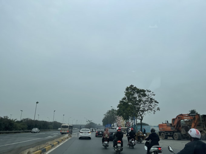 Thời tiết hanh khô là yếu tố chính dẫn đến chất lượng không khí không được tốt. Ảnh: Dương Lâm