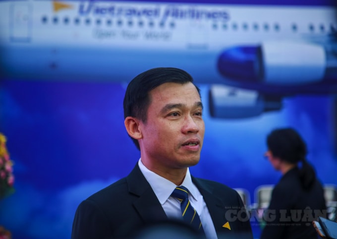Tại lễ ra mắt, ông Vũ Đức Biên, Tổng Giám đốc Vietravel Airlines cũng cho hay, giá vé mà hãng đưa ra gồm nhiều dải vé từ thấp đến cao, chắc chắn là rất cạnh tranh; đồng thời, việc bán vé máy bay sẽ kèm theo những dịch vụ trọn gói nhằm giúp hành khách thuận lợi hơn khi đi tham quan, du lịch.