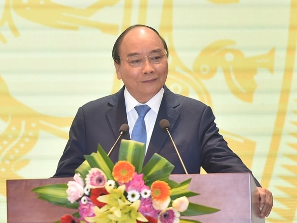 Thủ tướng Nguyễn Xuân Phúc phát biểu chỉ đạo Hội nghị triển khai nhiệm vụ ngân hàng năm 2021. Ảnh: VGP