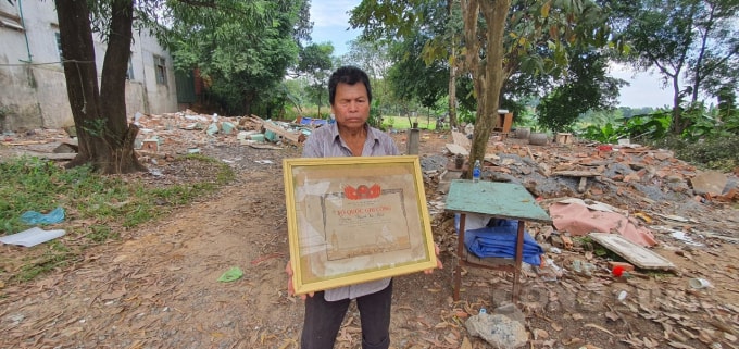 Ông Huỳnh Văn Xuân thuộc gia đình chính sách. Ảnh: Thái Sơn