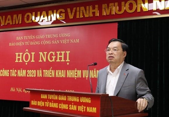 Đồng chí Lê Mạnh Hùng - Phó Trưởng ban Tuyên giáo Trung ương phát biểu chỉ đạo tại Hội nghị. Ảnh: K.Sơn.