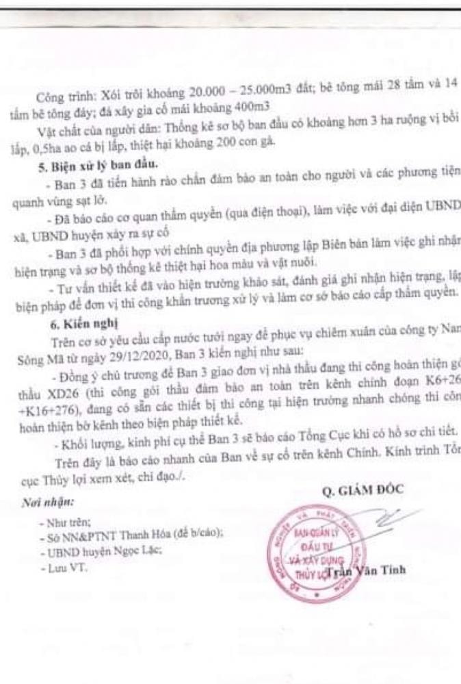 Ngày 27/12, ngay sau khi đoạn kênh bị vỡ, Quyền Giám đốc Ban Quản lý Đầu tư và Xây dựng Thủy Lợi 3 Trần Văn Tỉnh đã ký văn bản báo cáo Tổng cục Thủy lợi nhưng 1 ngày sau trả lời PV, ông này lại nói không nhớ rõ nhà thầu thi công. Ảnh: QD