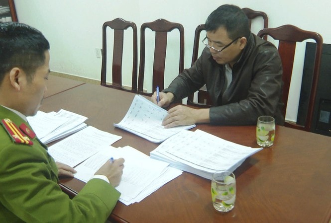 Đối tượng Nguyễn Viết Hải tại cơ quan công an. Ảnh: tienphong.vn
