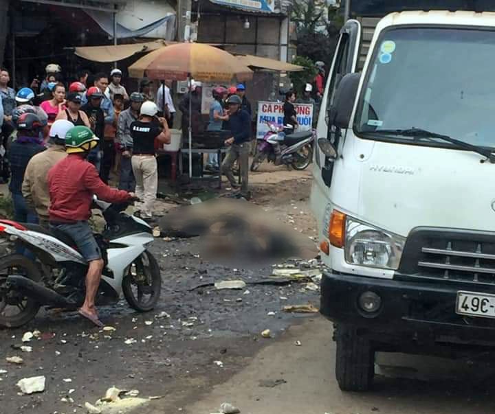 Hiện trường vụ tai nạn làm 2 người chết tại chỗ. Ảnh: baolamdong.vn