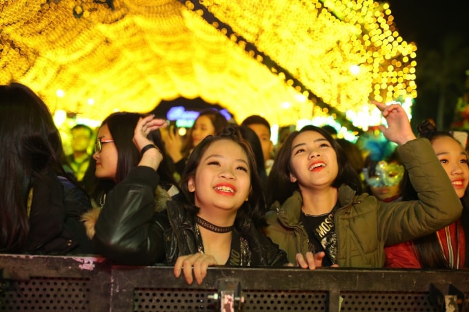 Hòa mình vào các giai điệu, “quẩy” cực sung chào đón năm mới