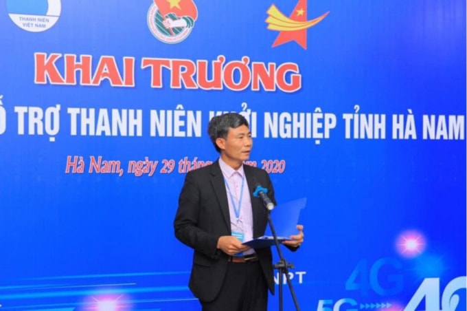 Ông Nguyễn Anh Tiến - Chủ tịch Hội Doanh nghiệp trẻ tỉnh phát biểu tại ngày hội.