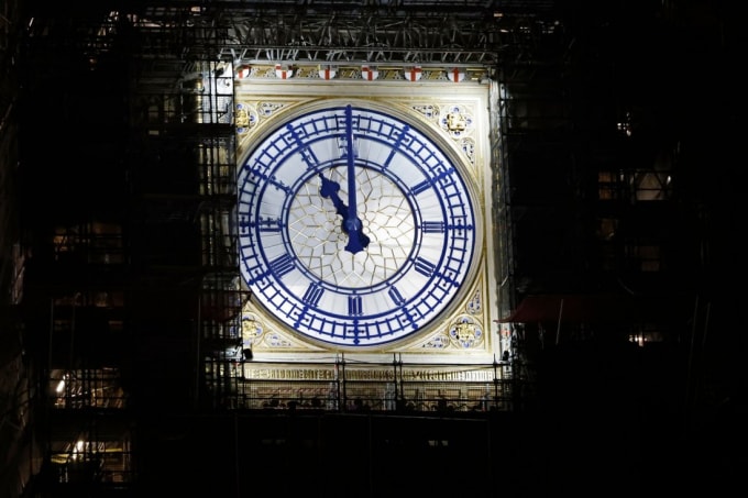 Đồng hồ Big Ben ở London điểm lúc 11 giờ tối theo giờ GMT, thời điểm Anh chính thức rời Liên minh Châu Âu. Ảnh: AFP