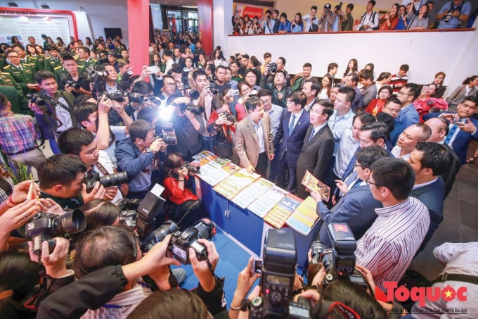Phóng viên tác nghiệp.