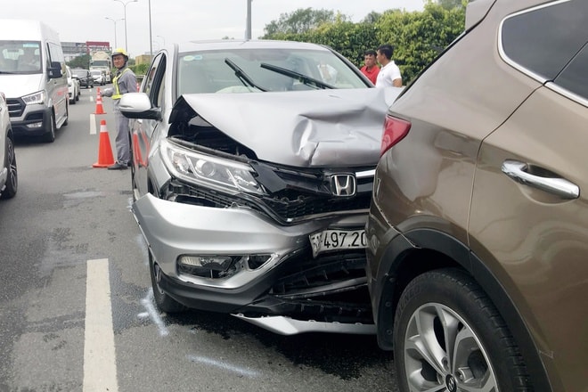 Hiện trường vụ tai nạn trên cao tốc.