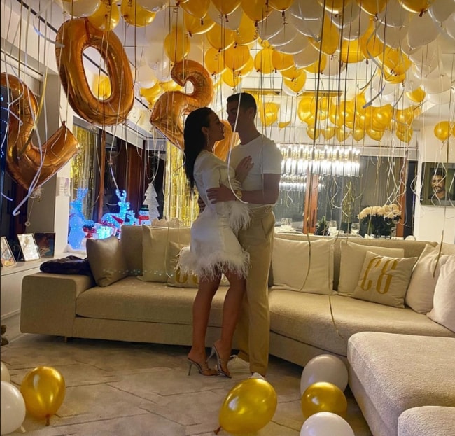 Bạn gái của siêu tiền đạo Ronaldo ngày càng đi lên kể từ khi cô bắt đầu mối quan hệ với chàng tiền đạo sắp bước sang tuổi 36 Cristiano Ronaldo. Ảnh: internet