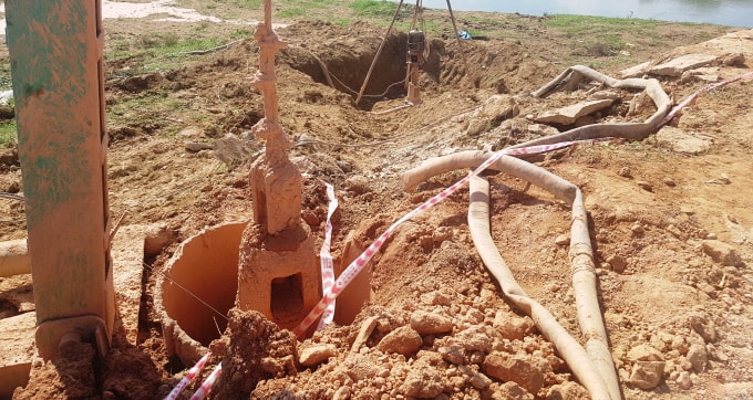 Cọc nhồi đang được khoan dang dở