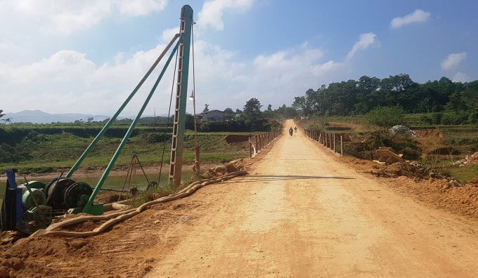 Máy móc được tập kết để triển khai