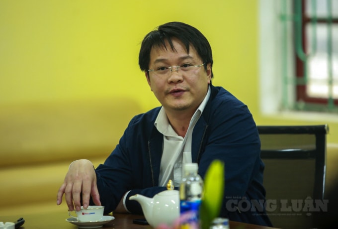 Tổng giám đốc Công ty Cổ phần Tập đoàn Đèo Cả Phan Văn Thắng đại diện liên danh nhà thầu thi công cam kết về tiến độ, chất lượng gói thầu XL-12 dự án cao tốc Mai Sơn - Quốc Lộ 45. Ảnh: Quang Hùng