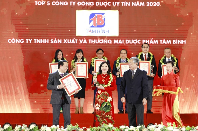 Dược phẩm Tâm Bình được vinh danh Top 5 công ty đông dược uy tín.