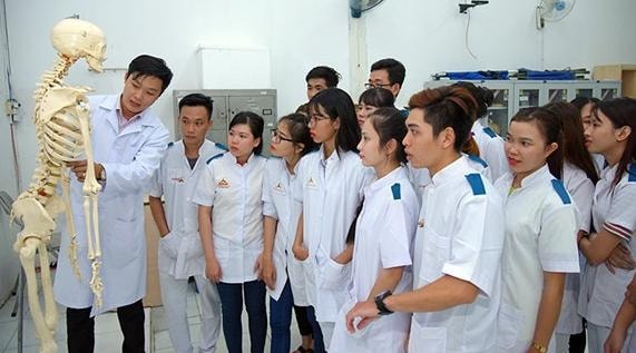Việc có quá nhiều trường đại học mở chuyên ngành đào tạo y khoa đang khiến cho nhiều người lo lắng về chất lượng của những bác sĩ tương lai (ảnh minh họa - nguồn internet).