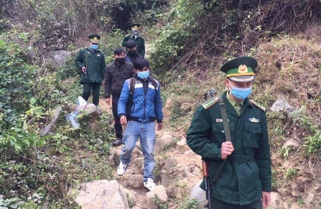 3 người nhập cảnh trái phép được đưa đi cách ly y tế theo quy định. Ảnh: doisongvietnam.vn